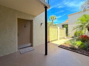 3284 S Semoran Blvd in Orlando, FL - Foto de edificio - Building Photo