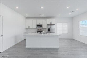 9934 Carlon Hls Ave in Las Vegas, NV - Building Photo - Building Photo