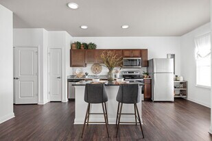 Union Club Apartments in Fort Wayne, IN - Building Photo