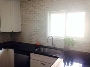 357 Winsome Pl in Encinitas, CA - Building Photo - Building Photo