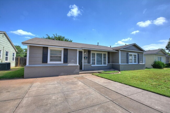 3304 28th St in Lubbock, TX - Foto de edificio - Building Photo