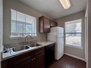 8900 Schick Rd in Austin, TX - Building Photo - Building Photo
