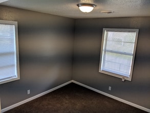 3102 N 51st Terrace in Kansas City, KS - Foto de edificio - Building Photo