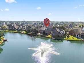 10011 Lakeside Gables Dr in Houston, TX - Building Photo - Building Photo