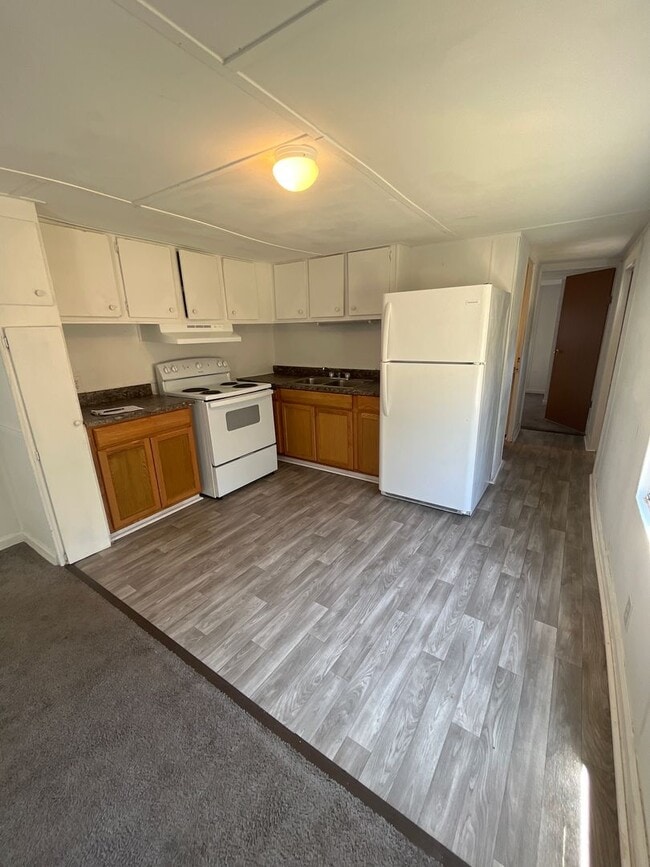 property at 7 Water Oak Ln