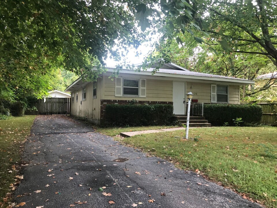 1036 S Weller Ave in Springfield, MO - Building Photo