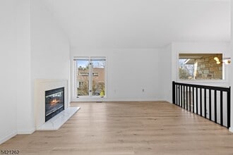 8 Canada Goose Dr in Hackettstown, NJ - Building Photo - Building Photo