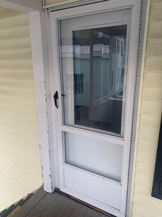 22 Spring St in Somersworth, NH - Building Photo