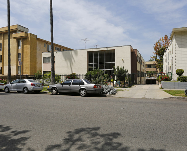 525 S Kingsley Dr in Los Angeles, CA - Building Photo - Building Photo