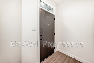 15724-15103 103 Ave NW in Edmonton, AB - Building Photo - Building Photo