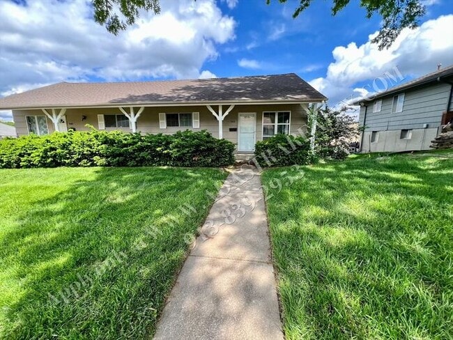 9417 Ballentine St in Overland Park, KS - Foto de edificio - Building Photo