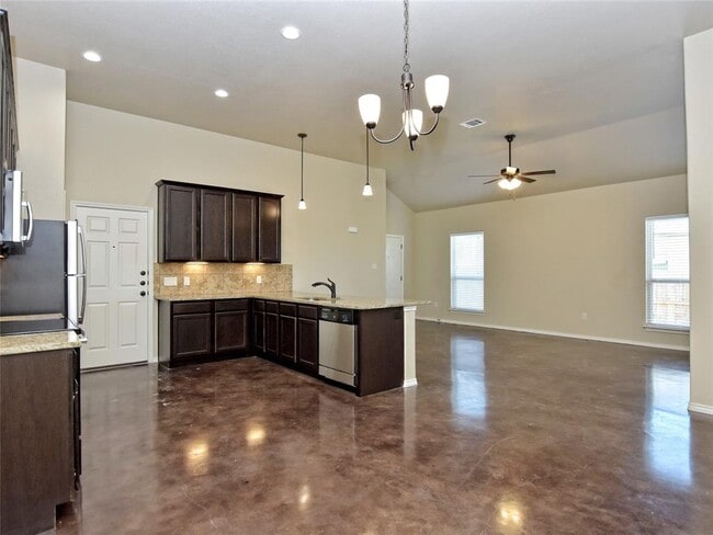 517 Jack Rabbit Ln in Buda, TX - Building Photo - Building Photo