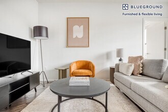 2101 Champlain St NW-Unit -FL3-ID467 in Washington, DC - Building Photo - Building Photo