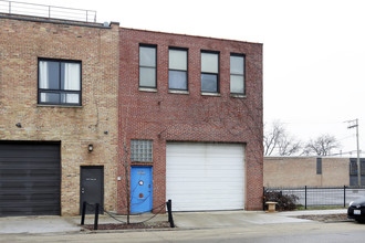 2711 W Fulton St in Chicago, IL - Building Photo - Building Photo