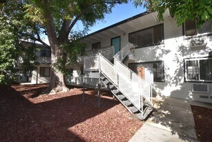 6125 Whitsett Ave in Los Angeles, CA - Building Photo