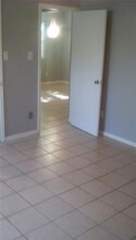 813 Sirocco Dr, Unit A in Austin, TX - Building Photo - Building Photo