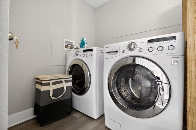 property at 1401 Collier St