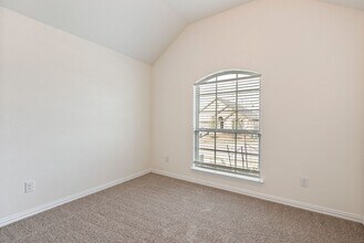 296 Durian Lp in Buda, TX - Building Photo - Building Photo