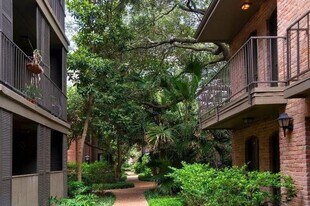 2400 Yorktown St in Houston, TX - Building Photo