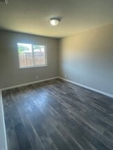 4400 Pinell St in Sacramento, CA - Foto de edificio - Building Photo