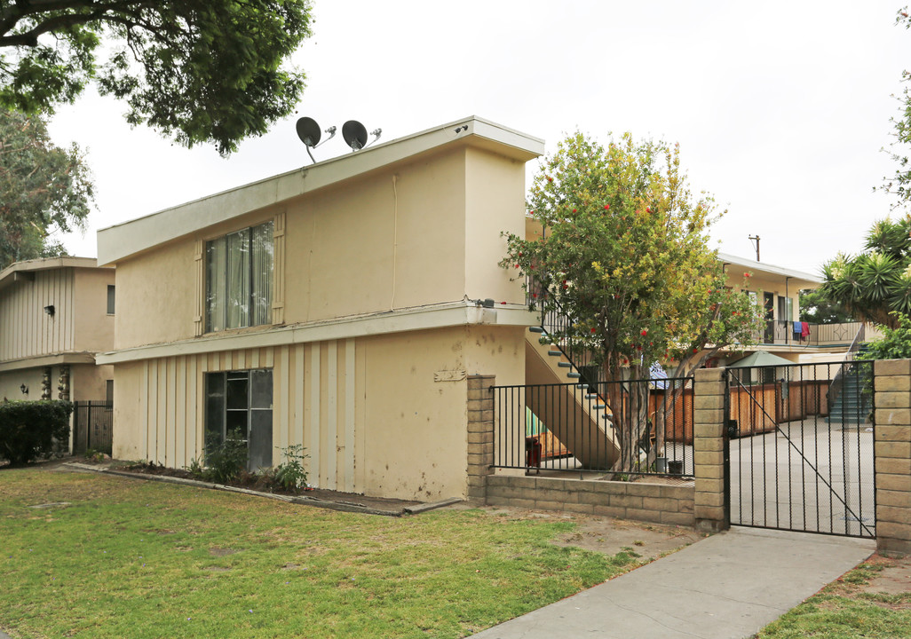 11592 Stuart Dr in Garden Grove, CA - Building Photo