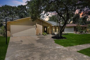 3902 Marywood Dr in Spring, TX - Building Photo