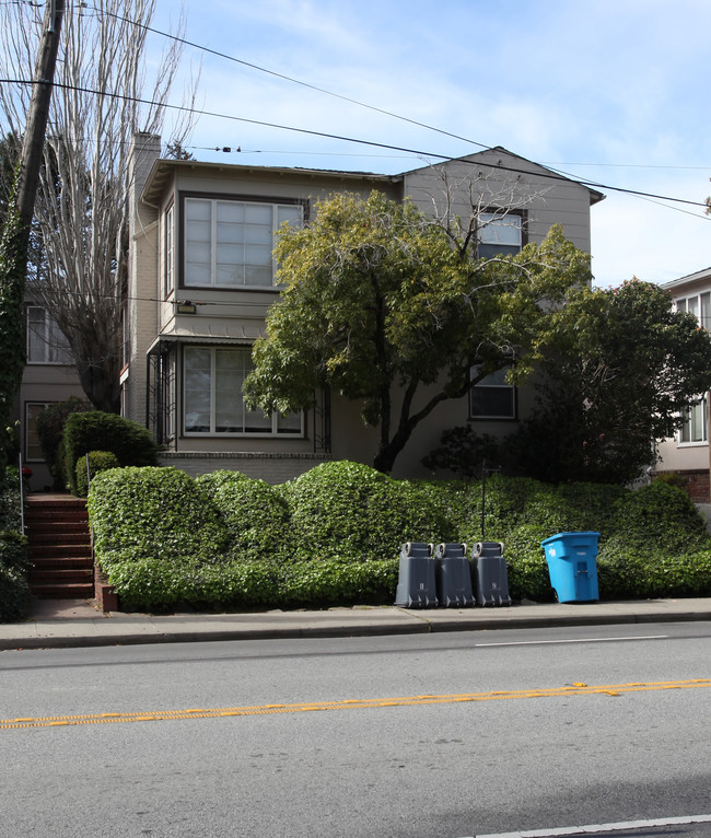 1145 El Camino Real in Burlingame, CA - Foto de edificio - Building Photo