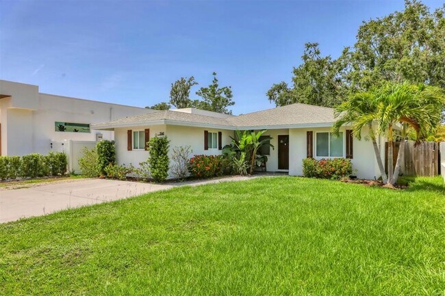 2141 Hyde Park St in Sarasota, FL - Building Photo - Building Photo
