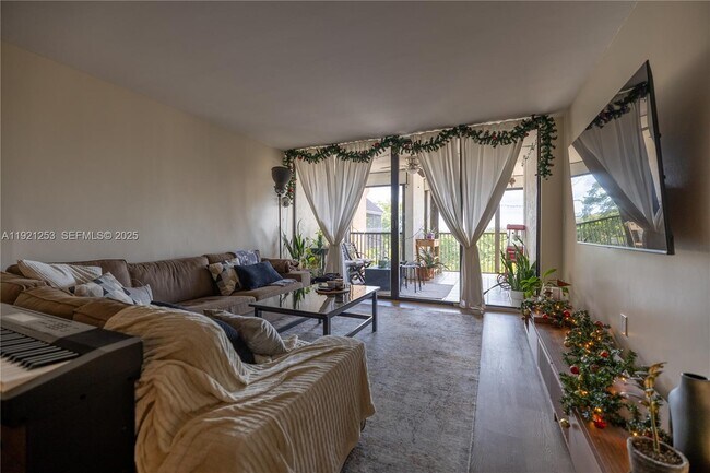 2810 N 46th Ave in Hollywood, FL - Building Photo - Building Photo