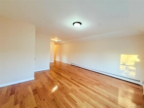 239-13 86th Ave in Queens, NY - Building Photo - Building Photo
