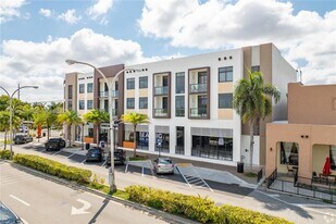 1 Curtiss Pkwy in Miami Springs, FL - Building Photo