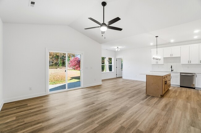 201 Dale Dr in Cherryville, NC - Building Photo - Building Photo