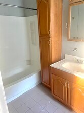 294 W Webster Ave, Unit 1 in Roselle Park, NJ - Building Photo - Building Photo