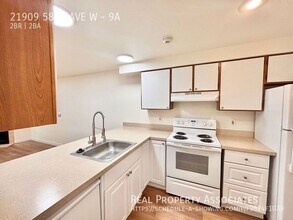 21909 58th Ave W in Mountlake Terrace, WA - Building Photo - Building Photo