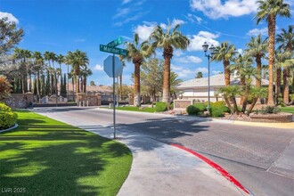 7956 Marbella Cir in Las Vegas, NV - Building Photo - Building Photo
