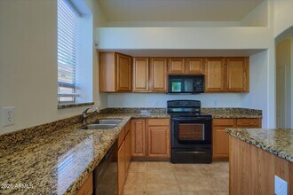 6586 W Oraibi Dr in Glendale, AZ - Building Photo - Building Photo