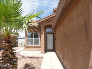 3965 Tierra Iris Pl in El Paso, TX - Building Photo - Building Photo