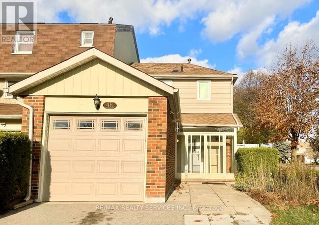property at 48 Chambers Ct