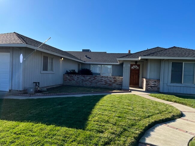 property at 801 Foxfire Dr