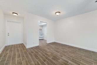 2567 Dudley Dr W in West Palm Beach, FL - Building Photo - Building Photo