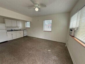 361 Sharar Ave-Unit -1 in Opa Locka, FL - Building Photo - Building Photo