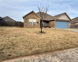 630 Lasso Ln in Centerton, AR - Building Photo - Building Photo