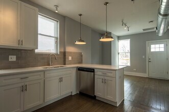 2117 W 18th St in Chicago, IL - Building Photo - Building Photo