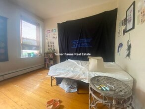 108 Central St, Unit 3R in Somerville, MA - Building Photo - Building Photo