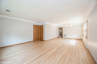 96 Forest Ave in Riverside, IL - Building Photo - Building Photo