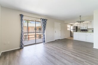 400 Base Ave E in Venice, FL - Building Photo - Building Photo