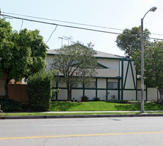 18020 Burbank Blvd Apartments