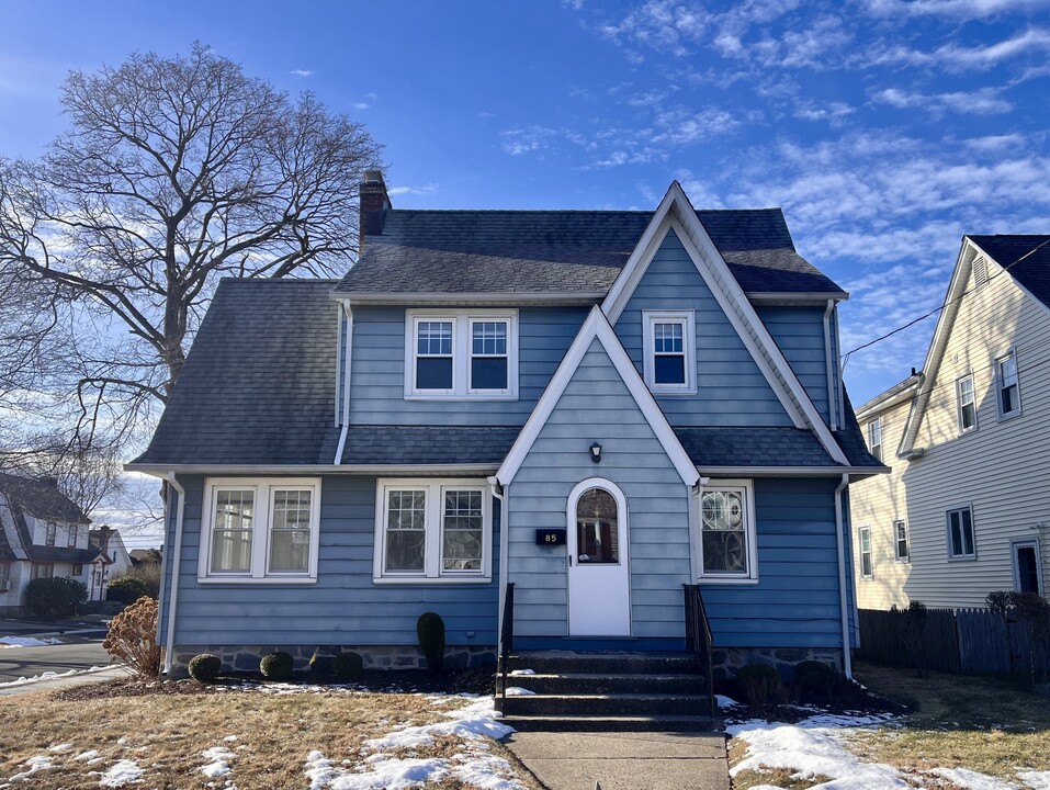 85 Glenwood Ave in Stratford, CT - Building Photo