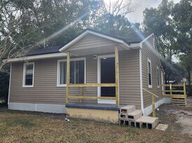 3032 2nd St Cir in Jacksonville, FL - Building Photo