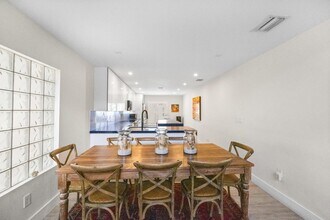 1135 Oysterwood St in Hollywood, FL - Building Photo - Building Photo